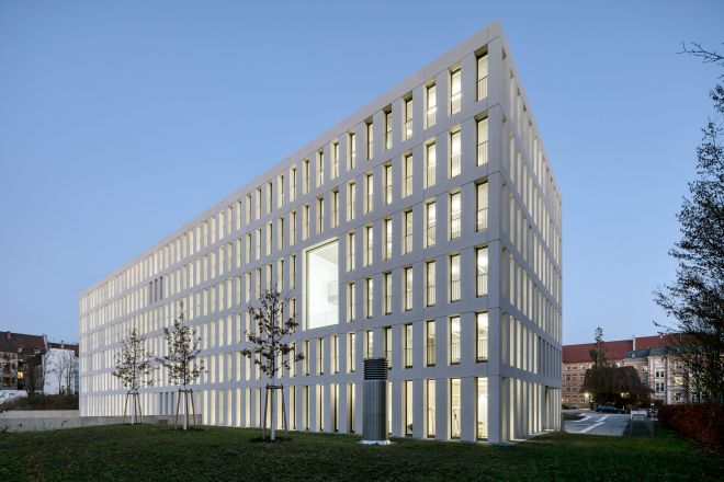 Finanzamt Karlsruhe - Fassade