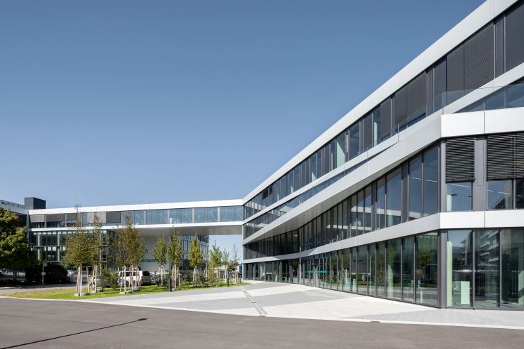 Fassade des Neubaus Campus e-Mobilität von Schaeffler